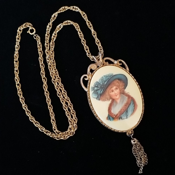 Vintage Victorian Lady Gold Tone Pendant Necklace - Picture 3 of 9
